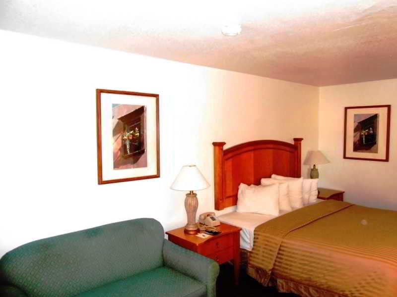 Econo Lodge Phoenix North I-17 Екстериор снимка