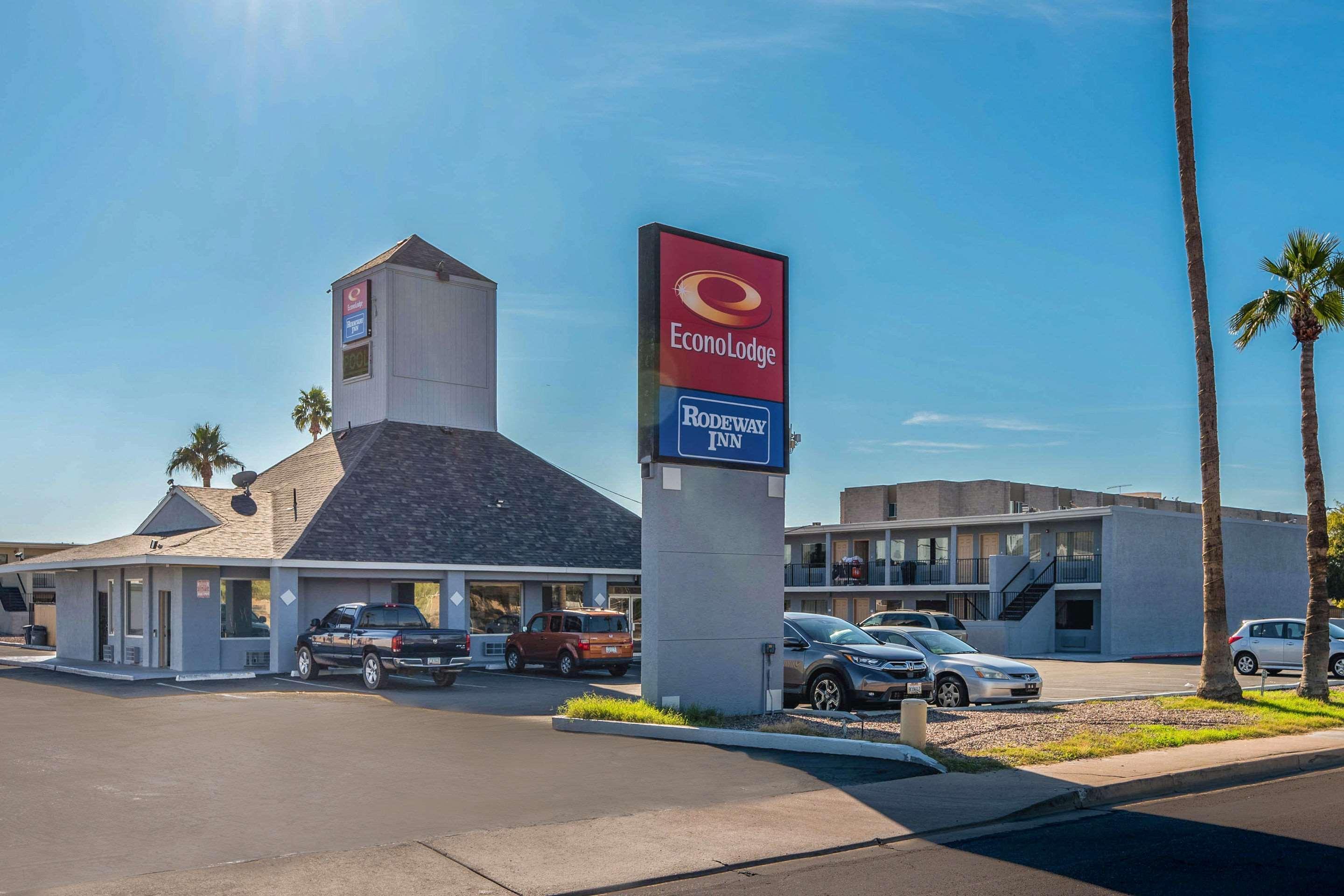 Econo Lodge Phoenix North I-17 Екстериор снимка
