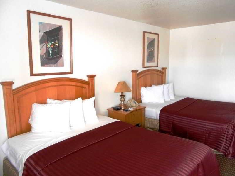 Econo Lodge Phoenix North I-17 Екстериор снимка