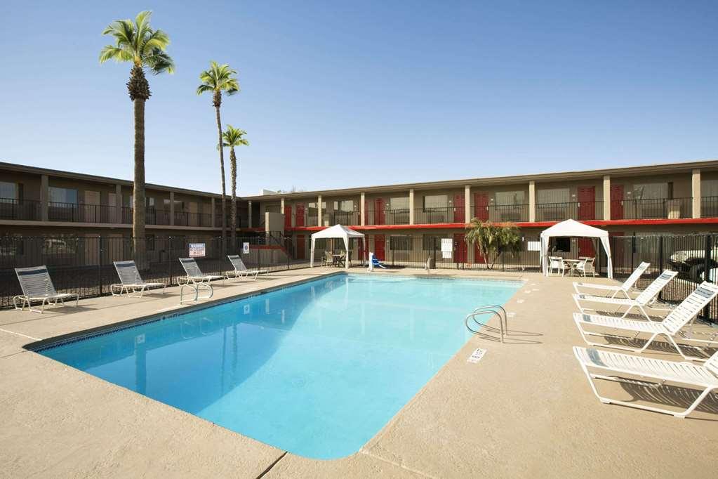 Econo Lodge Phoenix North I-17 Екстериор снимка
