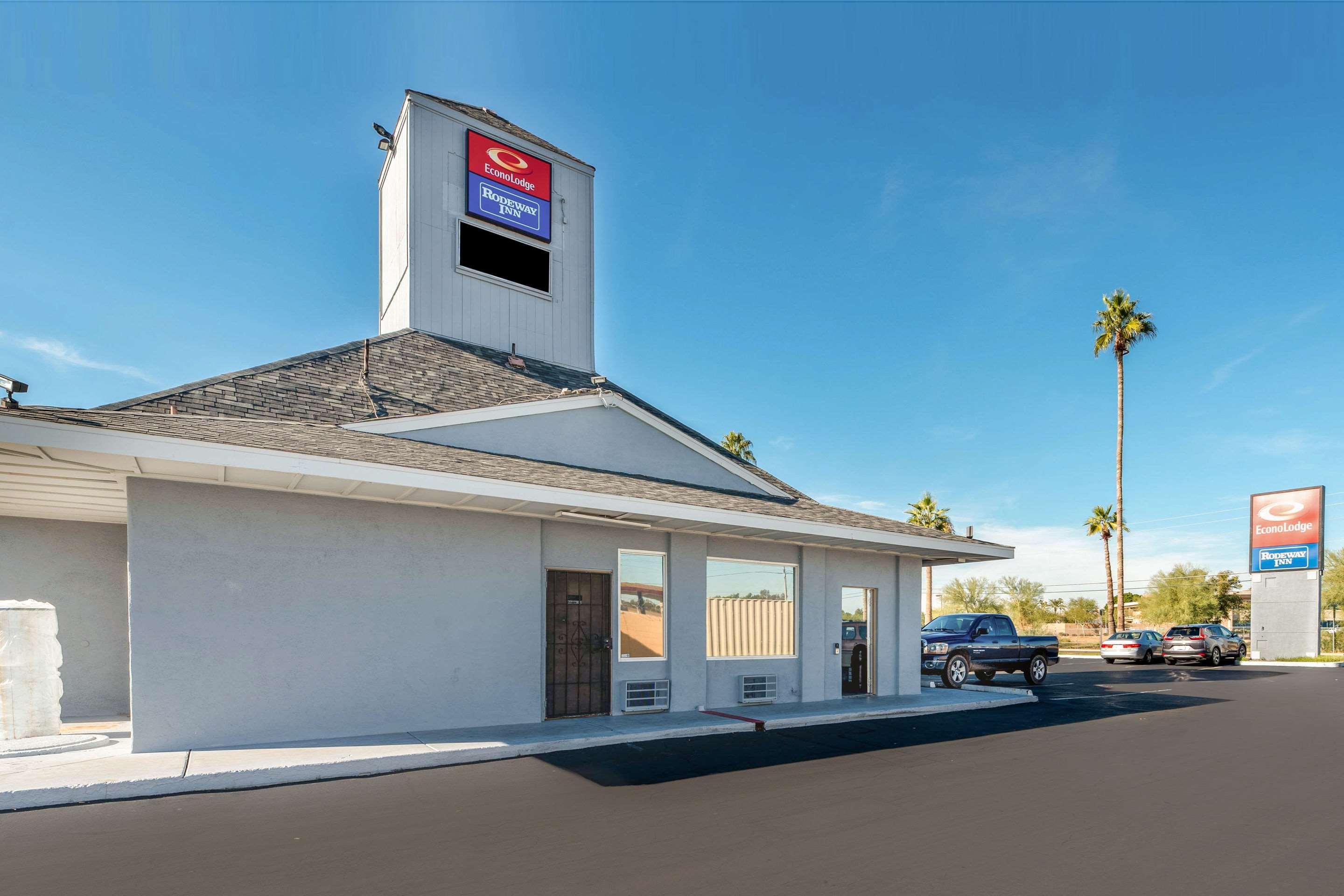 Econo Lodge Phoenix North I-17 Екстериор снимка
