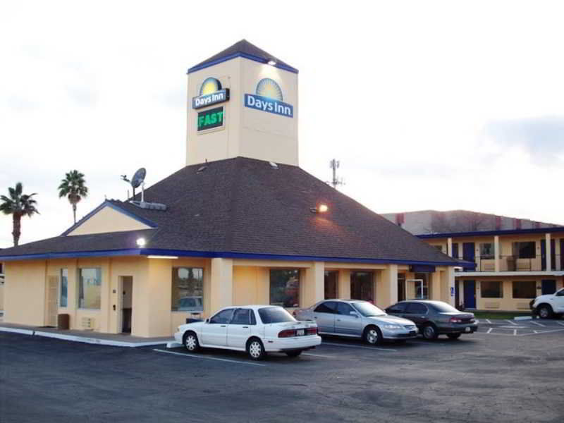 Econo Lodge Phoenix North I-17 Екстериор снимка